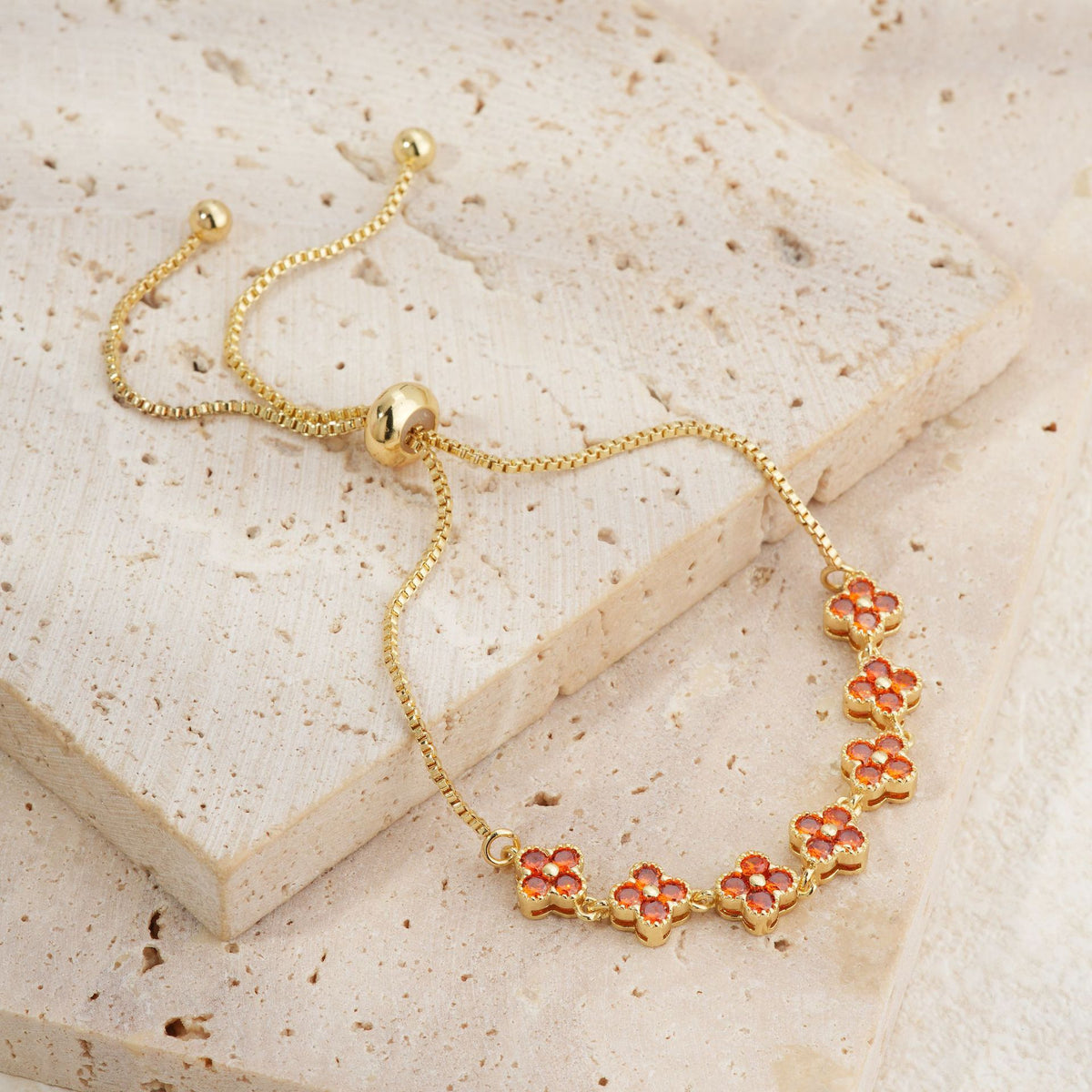 Zircon four-leaf clover bracelet
