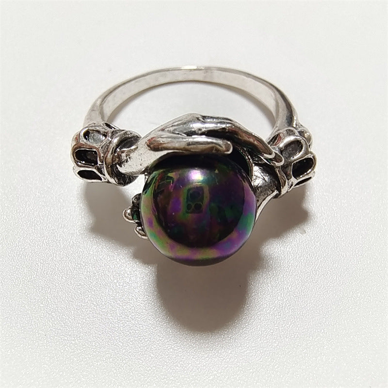 Geometric Novelty Ring